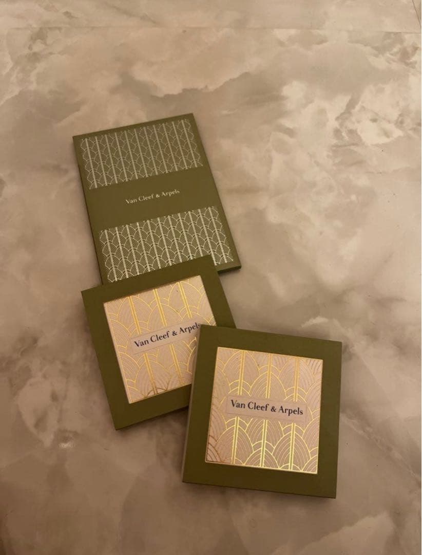 シャネル空箱　ヴァンクリーフ冊子