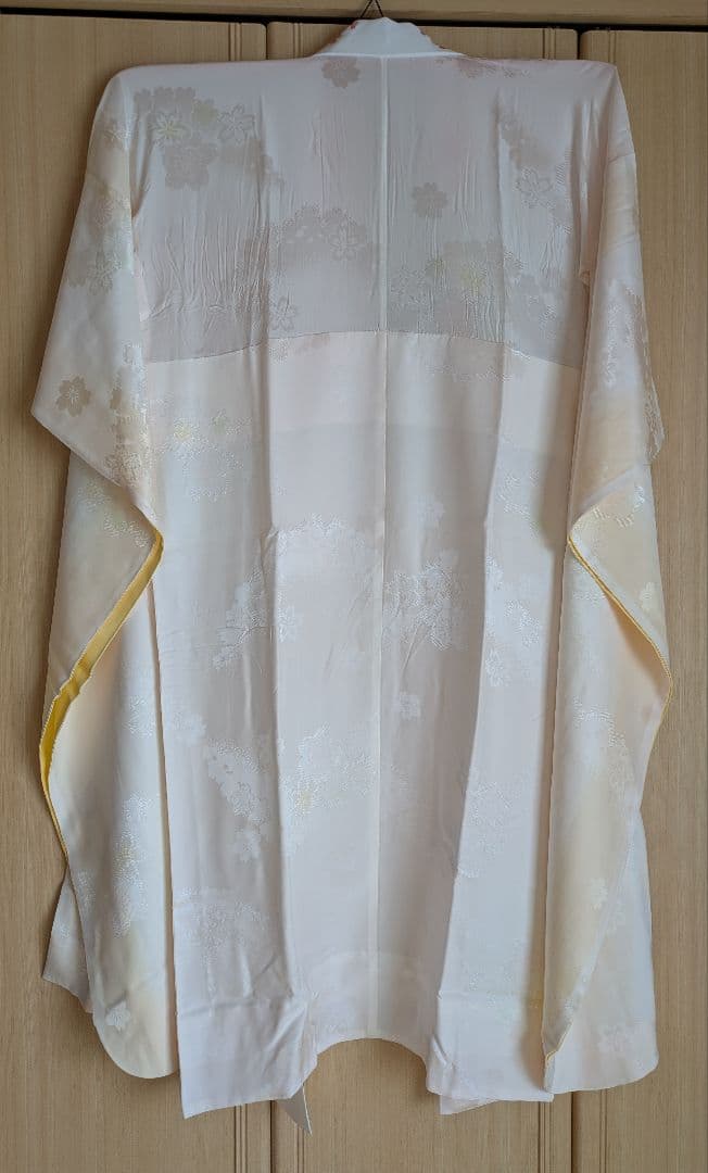 華やかでかわいい花柄 クリームピンクの振袖と小物フルセット バック 草履 髪飾り