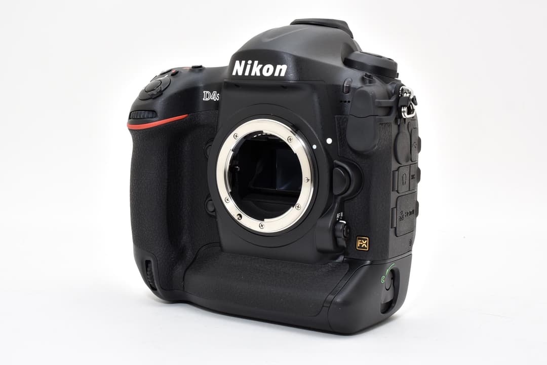 52ショットの■ほぼ新品■ Nikon ニコン D4s #C665