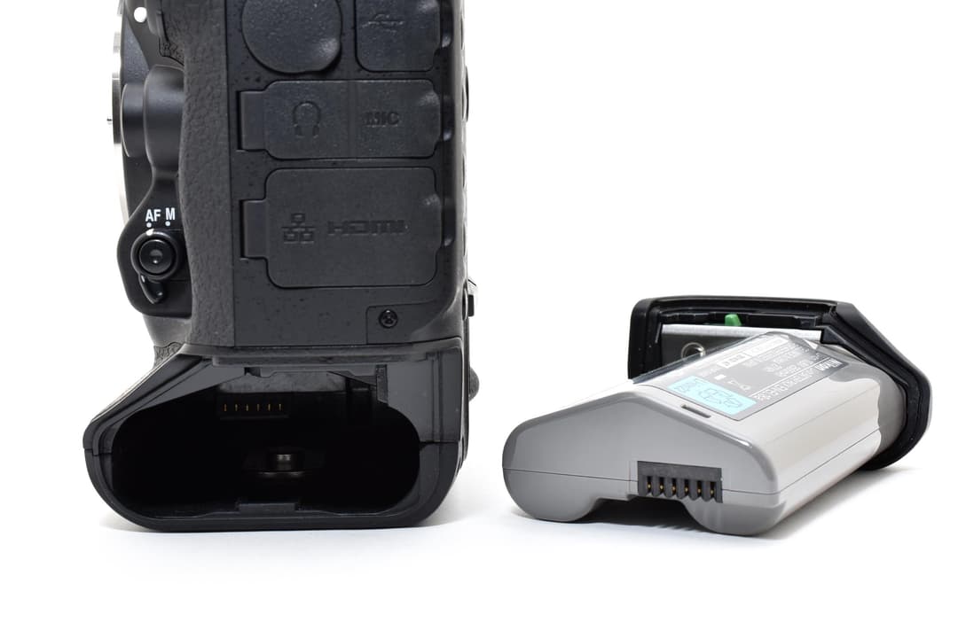 52ショットの■ほぼ新品■ Nikon ニコン D4s #C665