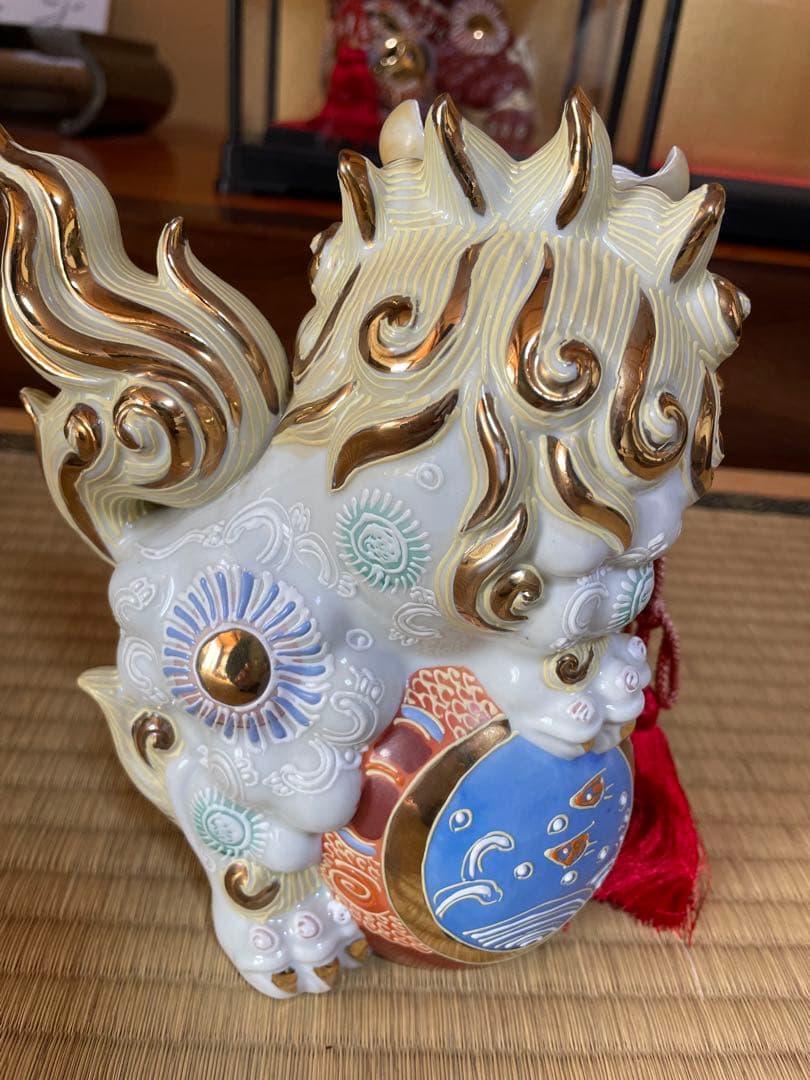 九谷焼　陶器製　獅子の置物 赤・白・金　紅白　工芸品　アンティーク　おめでたい