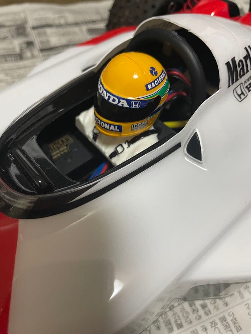 タミヤ　アスチュート2022 TD2 セナ仕様　マルボロカラー　箱有り