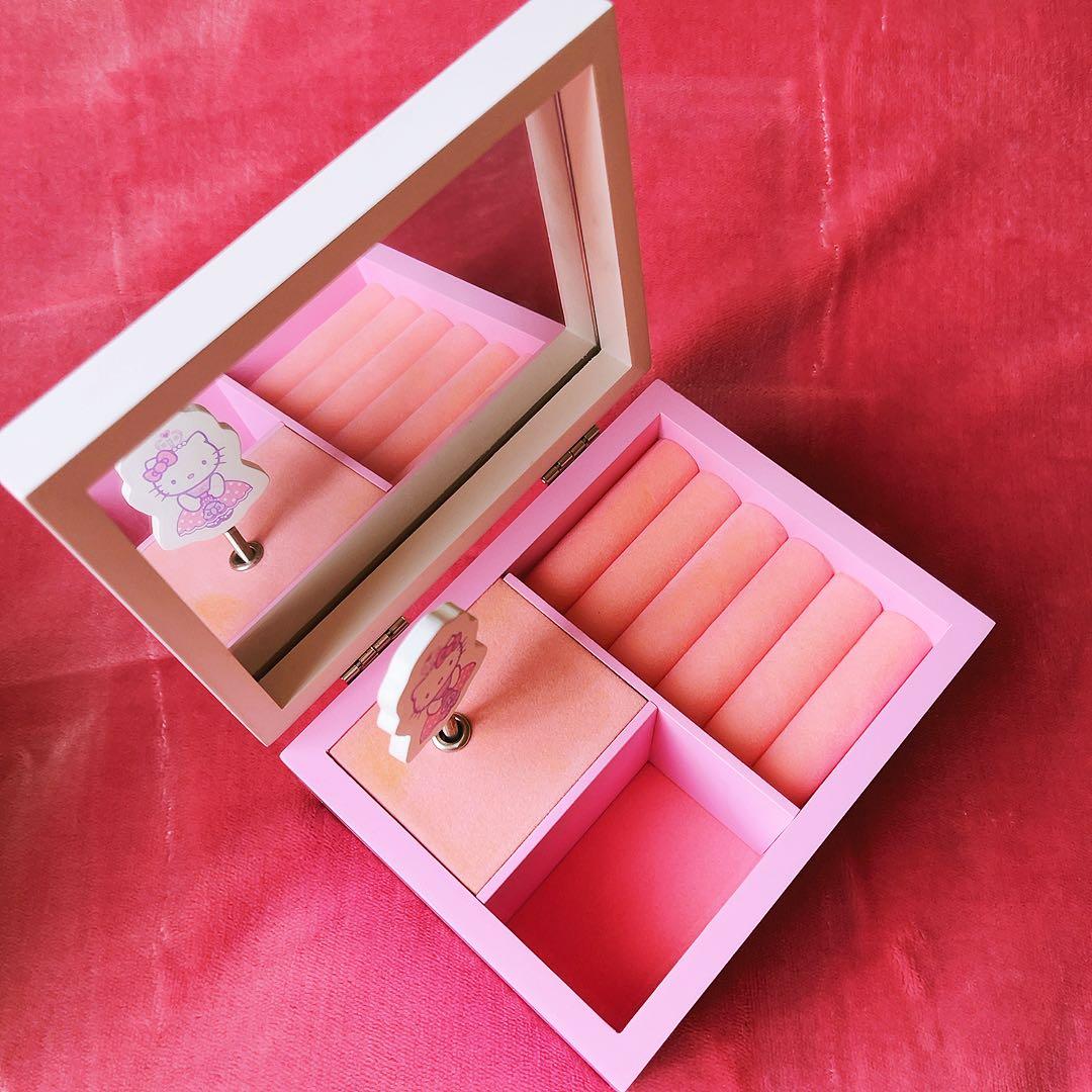 希少レア　ハローキティ　オルゴール付き　ジュエリーケース　2005 USA