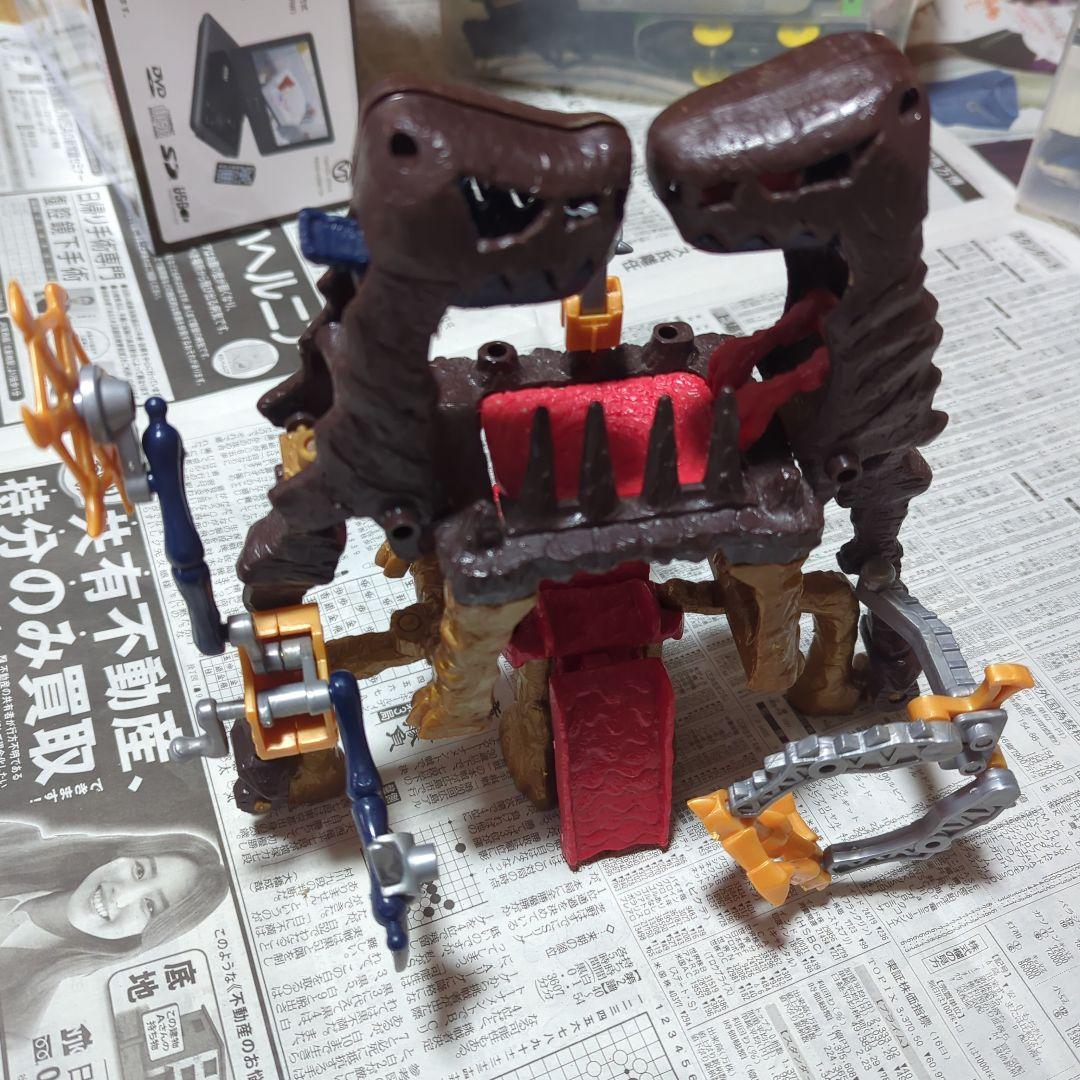 ほねほねザウルスまとめ売り（ダークほねほねザウルス秘密基地付き）