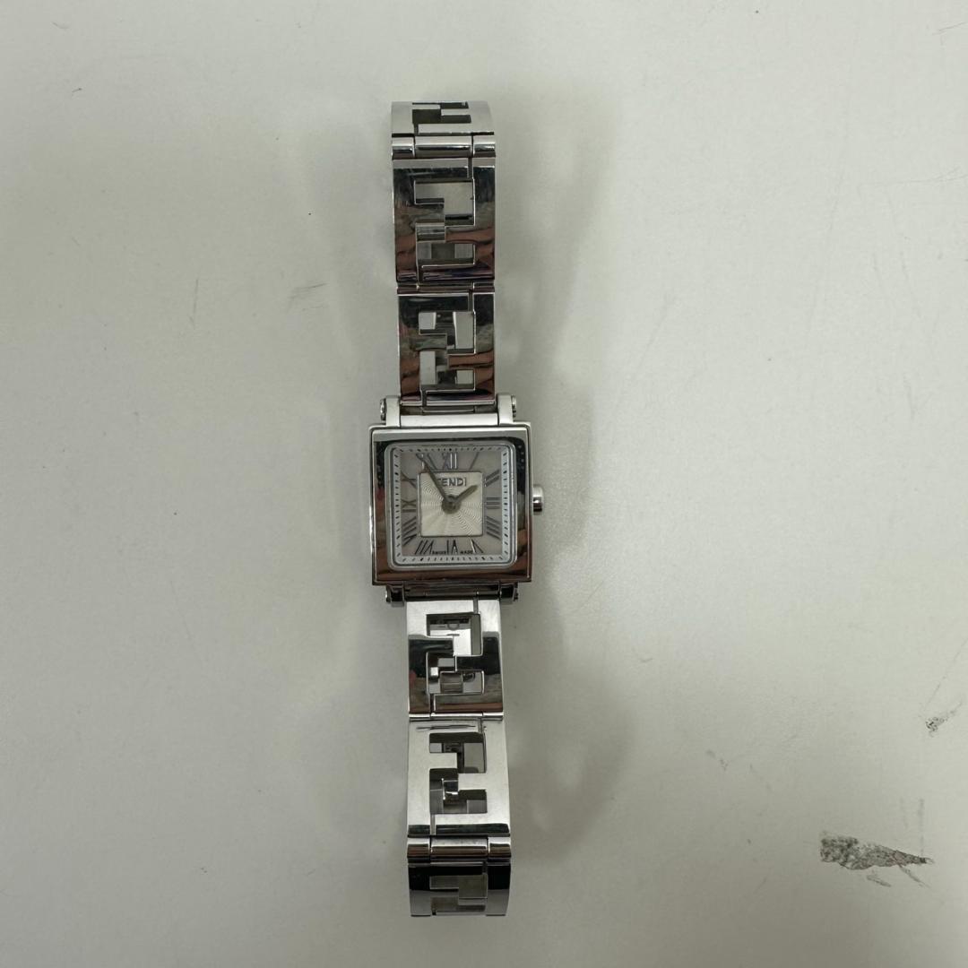 771100/FENDI フェンディ オロロジクアドロ クォーツ腕時計