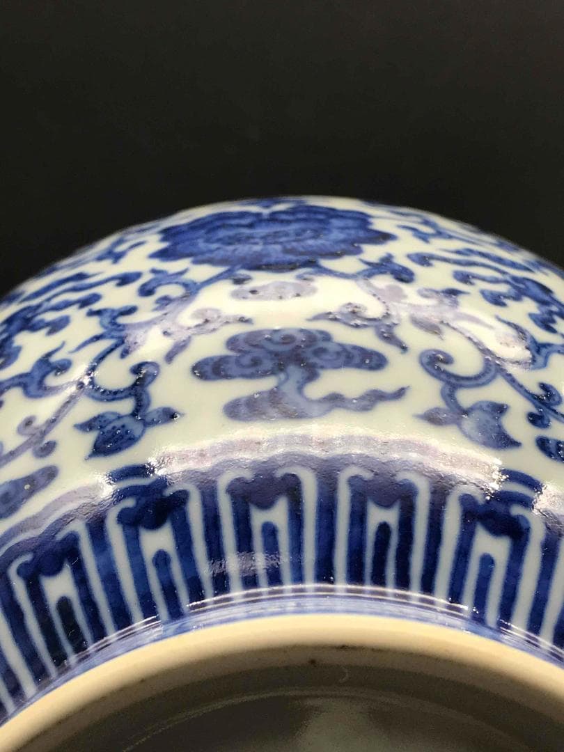 中国骨董　清乾隆時代　大清乾隆年製在銘　染付花芭蕉海水紋　唐草紋　花瓶(B-8)