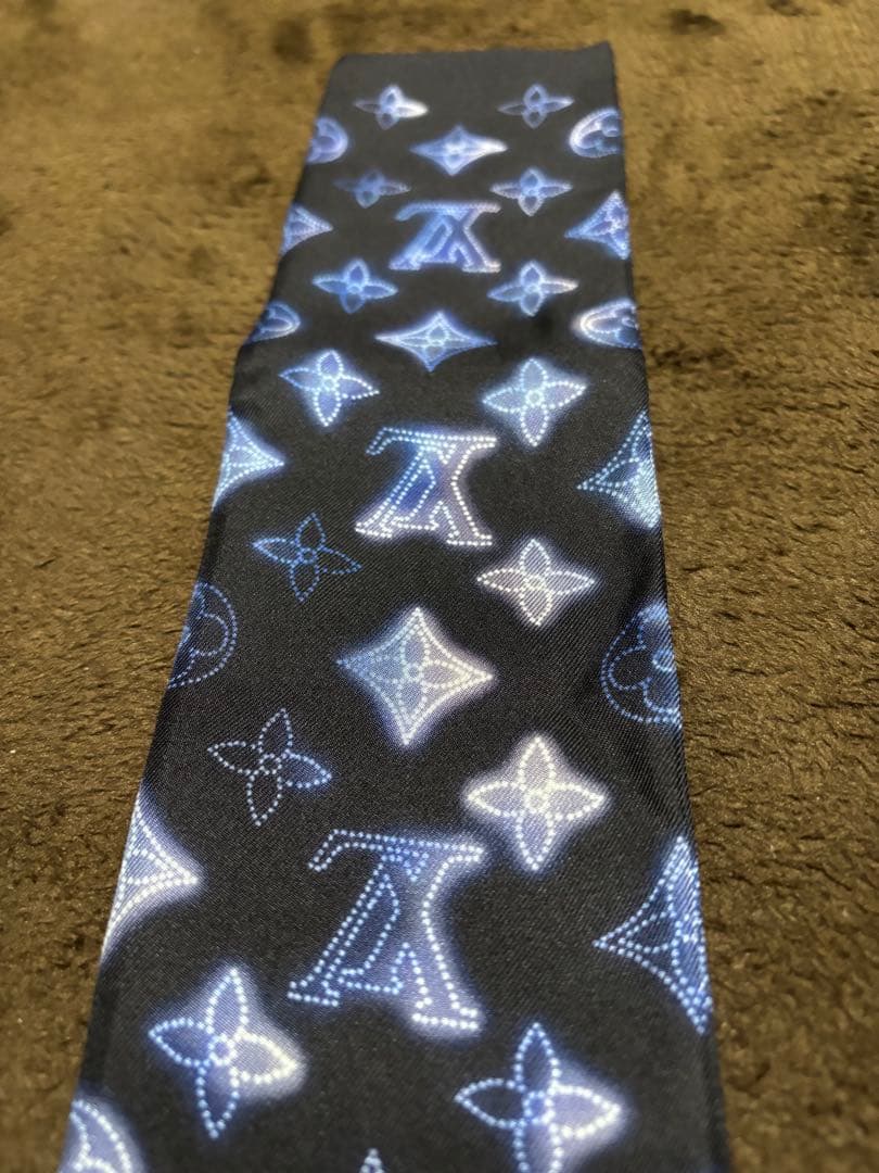 LOUIS VUITTON ルイヴィトン バンドー マヒナ スカーフ