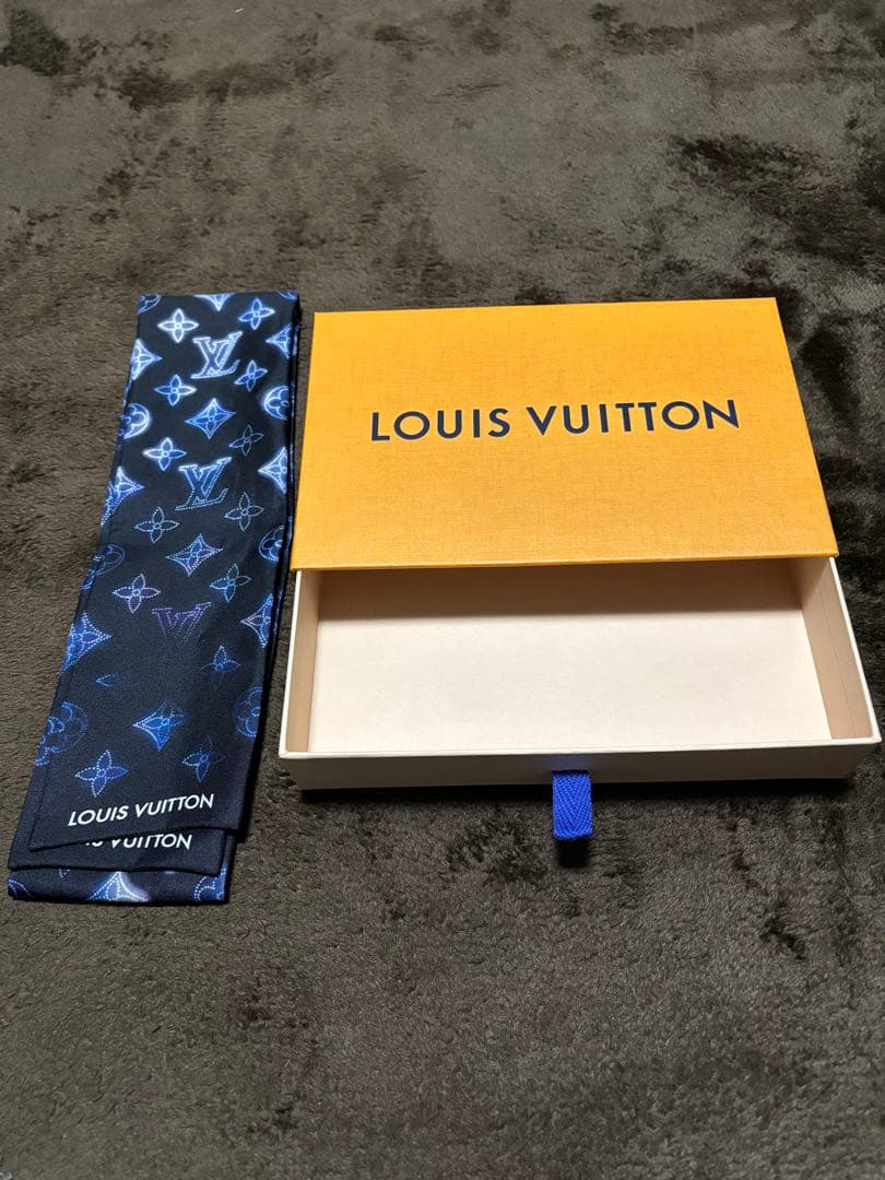 LOUIS VUITTON ルイヴィトン バンドー マヒナ スカーフ