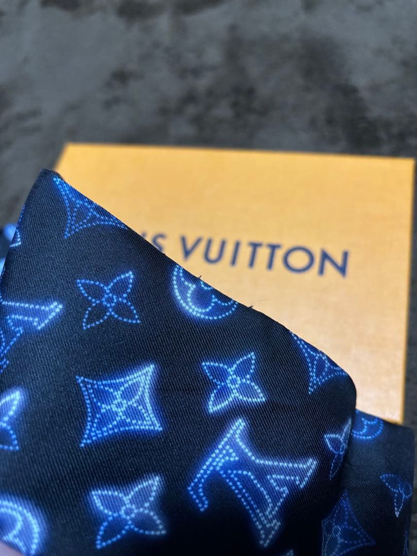 LOUIS VUITTON ルイヴィトン バンドー マヒナ スカーフ