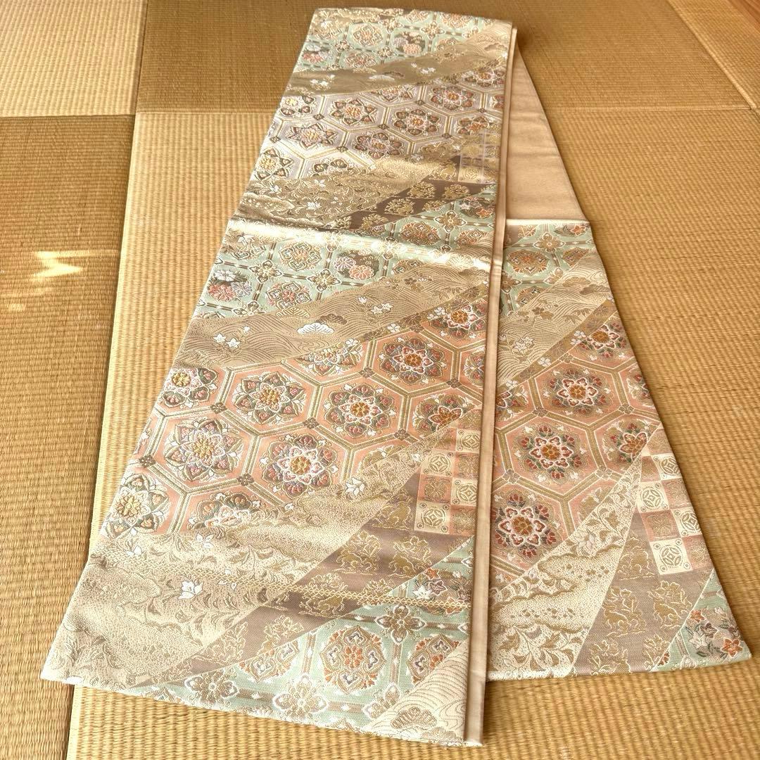 袋帯　花亀甲繋ぎと流水に古典草花文