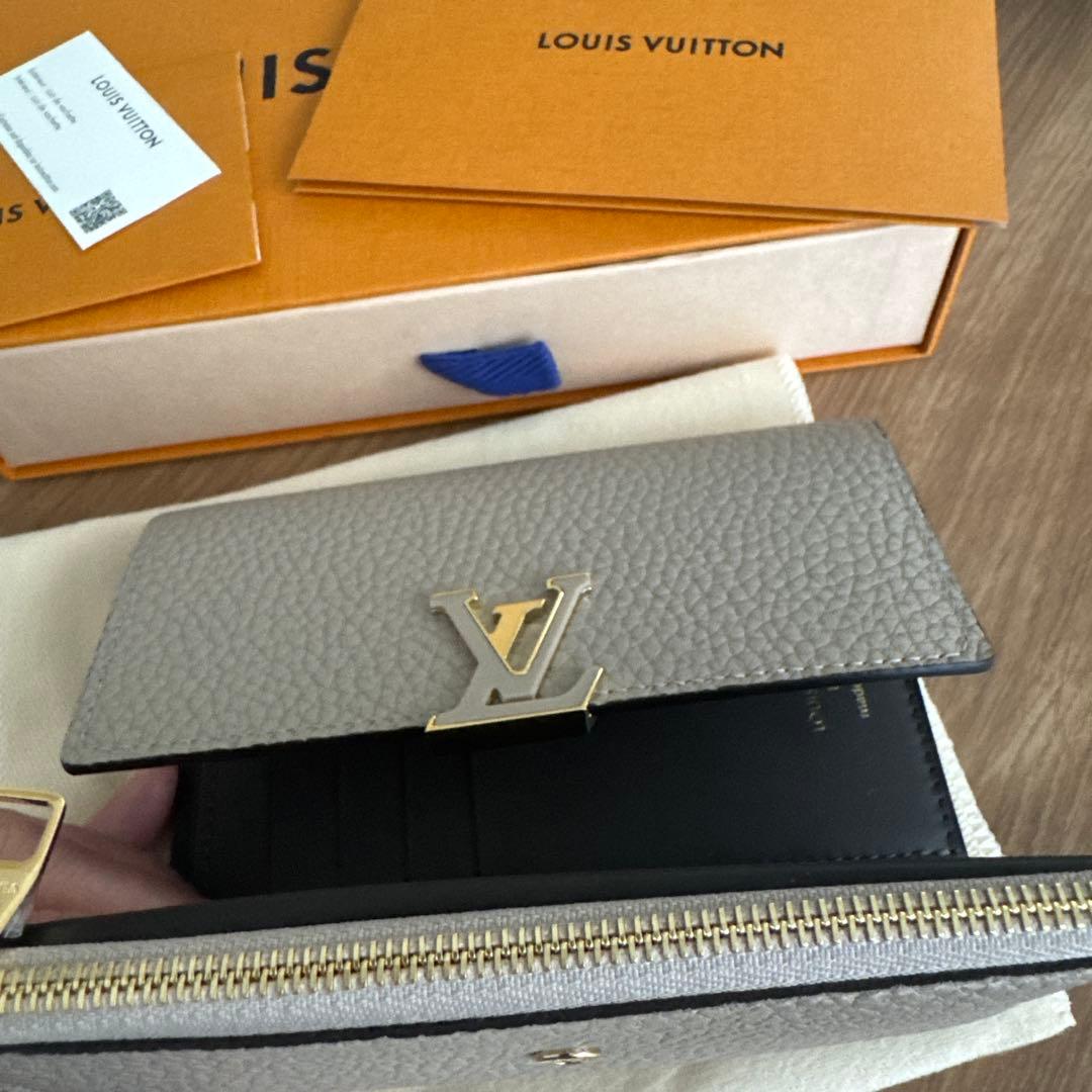 限定値下げ⭐︎新品未使用品⭐︎ポルトフォイユ・カプシーヌ コンパクト