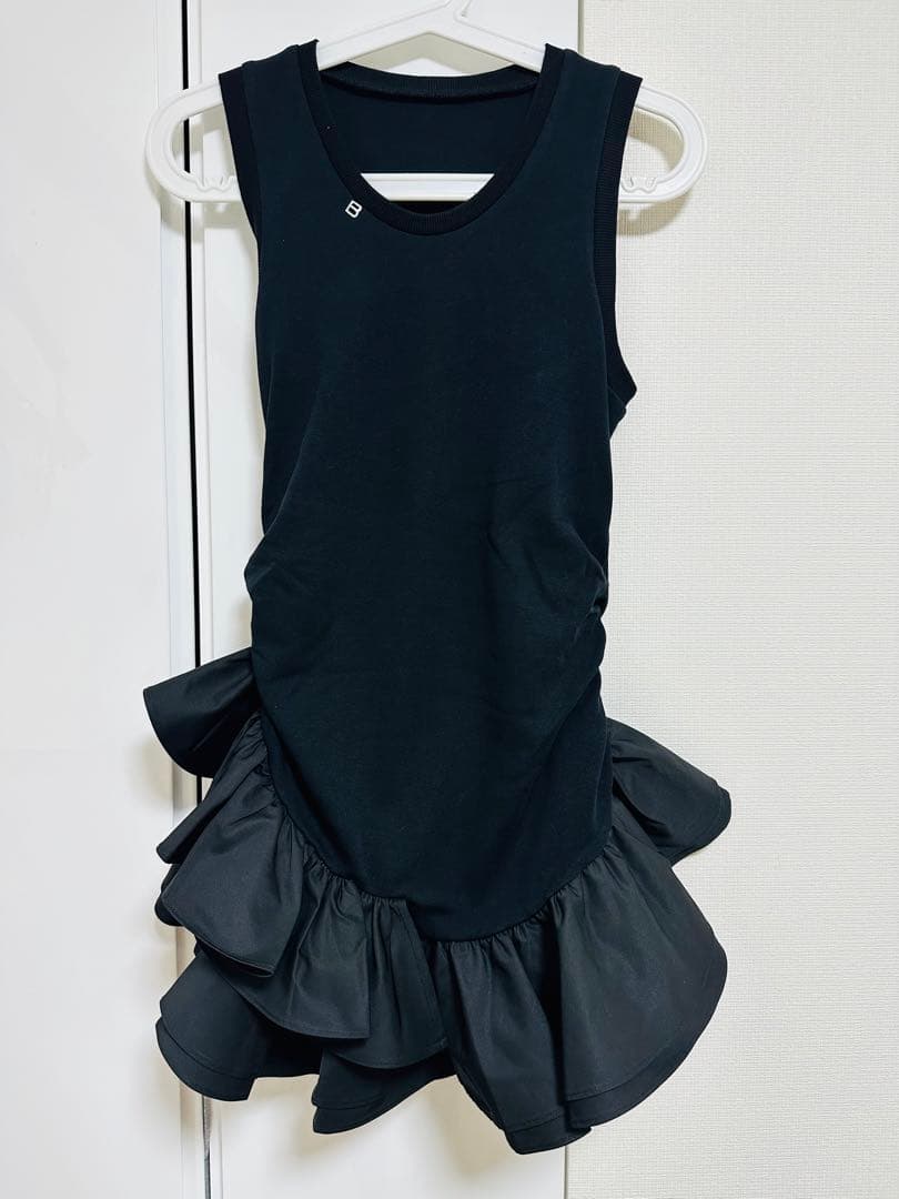 【即日発送】Bibiy IRIS RUFFLE TOP ブラック