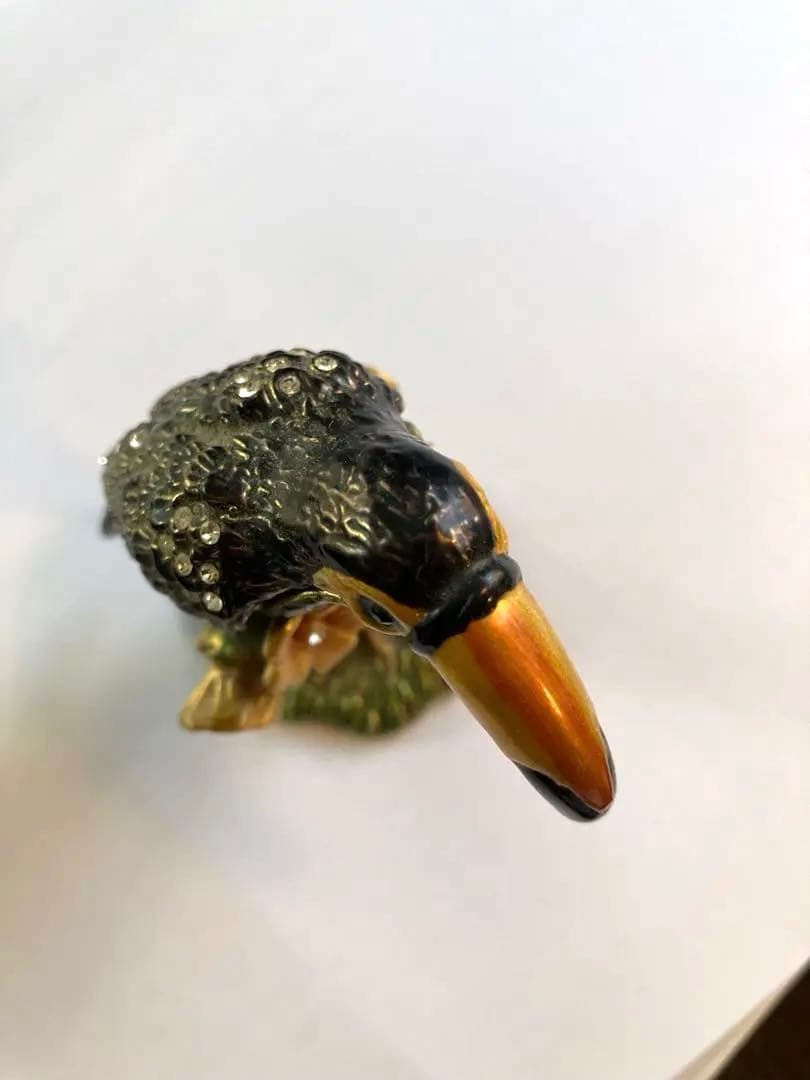 トゥカンのアンティーク置物・ピルケース