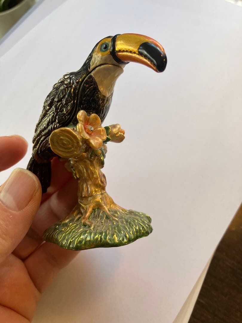 トゥカンのアンティーク置物・ピルケース