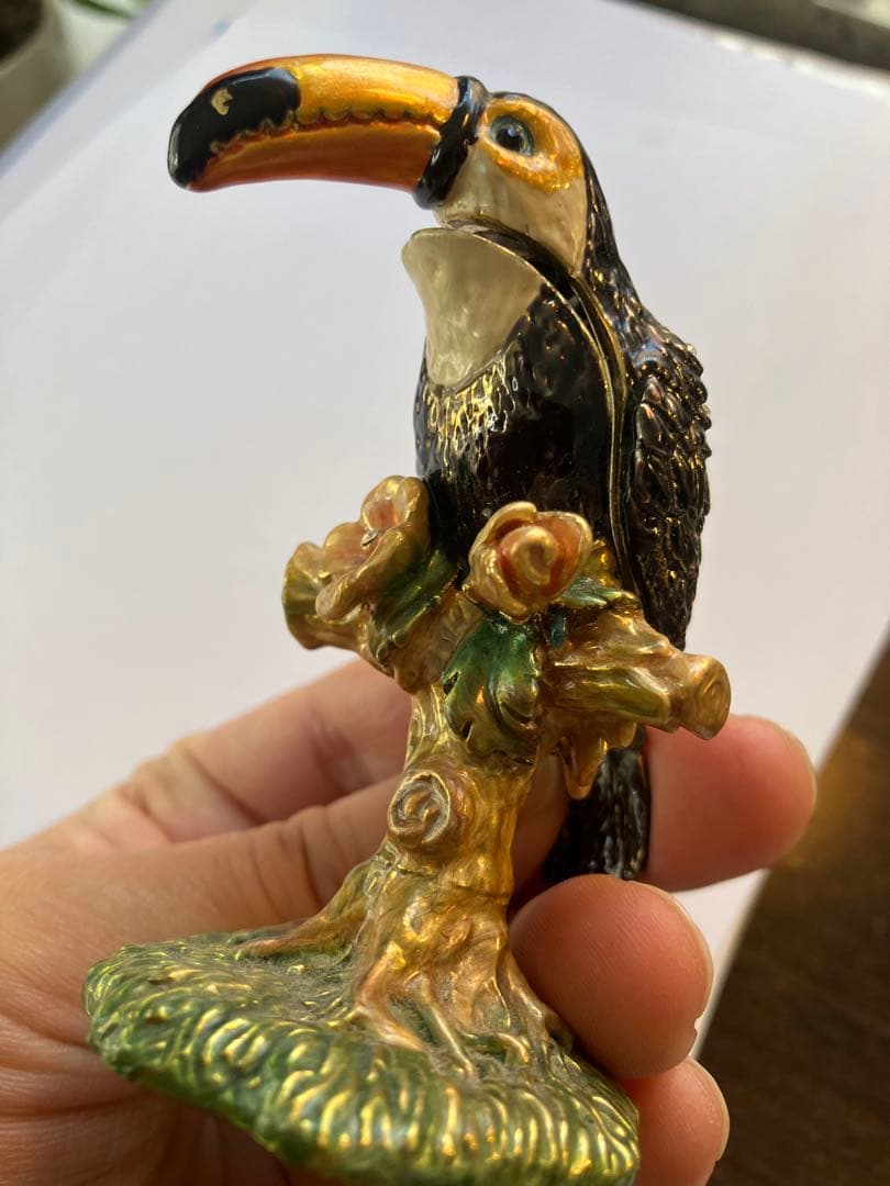 トゥカンのアンティーク置物・ピルケース