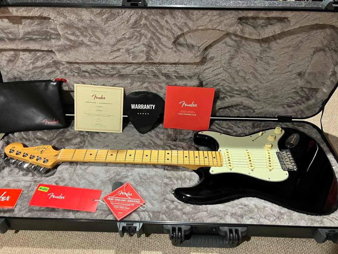 再出品　Fender American Professional II ストラト