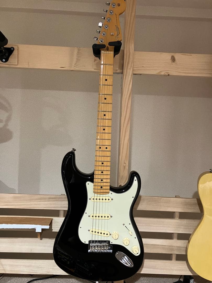 再出品　Fender American Professional II ストラト