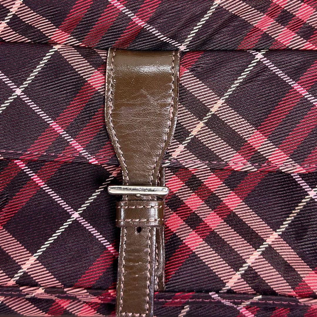 【極美品】バーバリーロンドンブルーレーベル ショルダーバッグ ノバチェック 赤