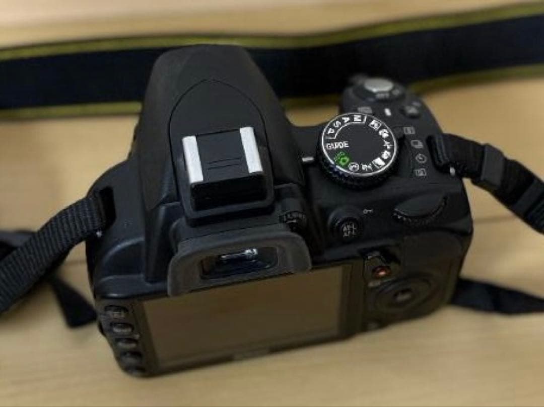 美品‼︎ Nikon 一眼レフカメラ 本体・ストラップ・充電器付き　カビや傷なし