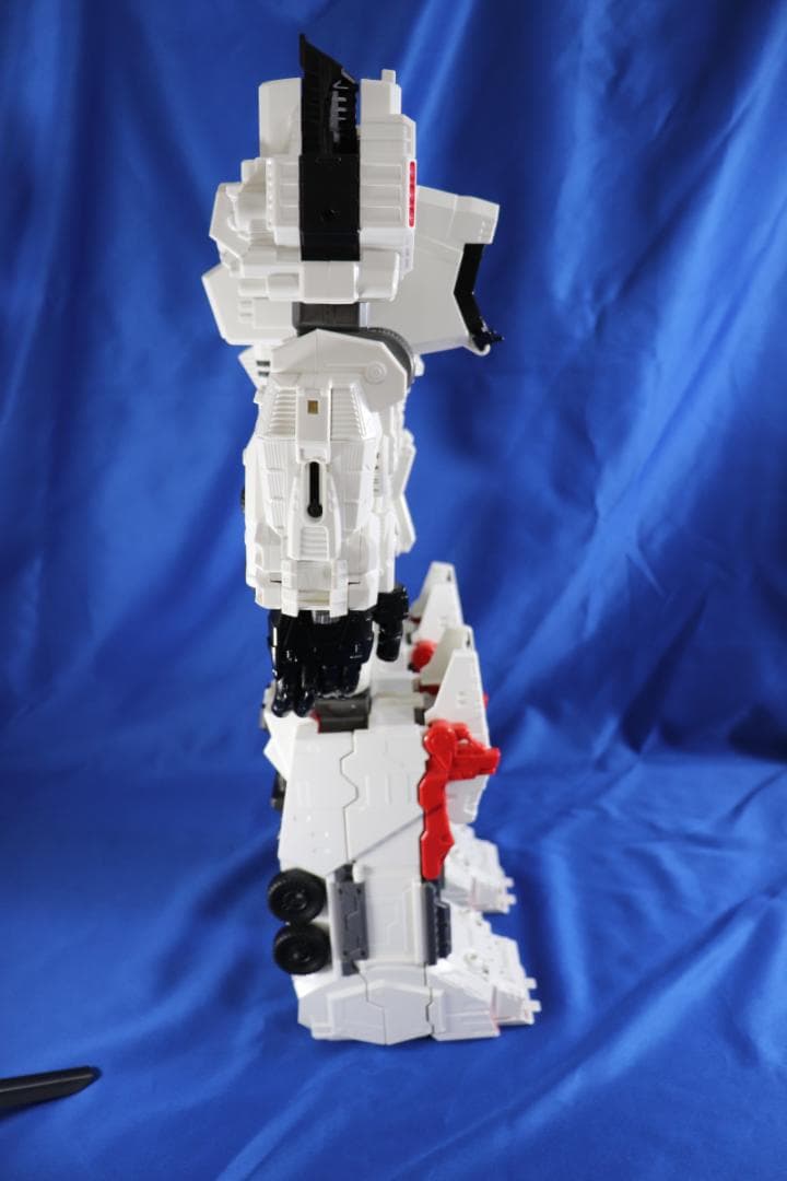 トランスフォーマー　ジェネレーションズ　TG-23 メトロプレックス