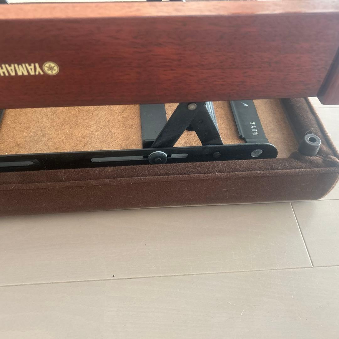 3/18までの特価品です！YAMAHAピアノ椅子（ネコ脚）