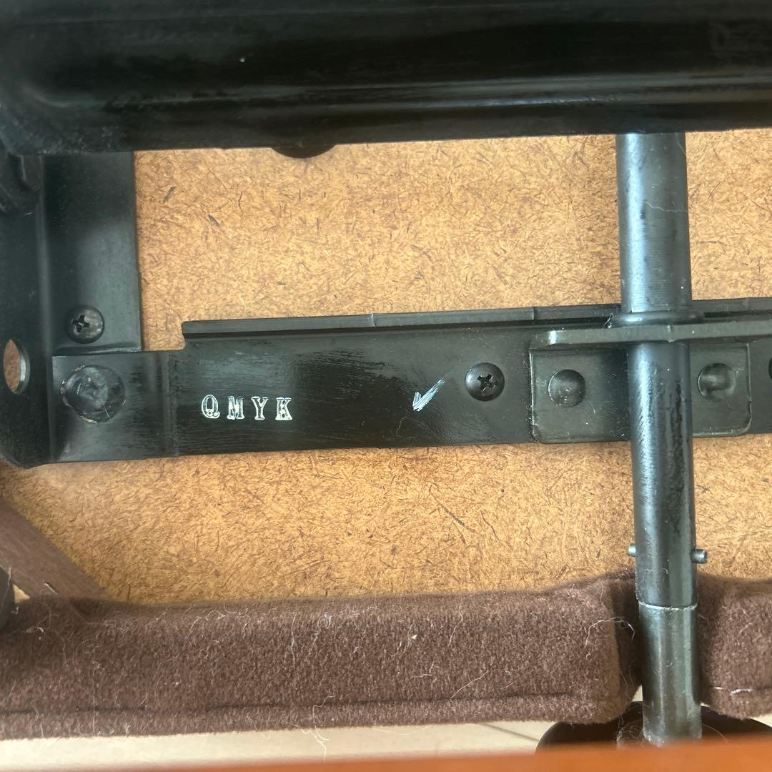 3/18までの特価品です！YAMAHAピアノ椅子（ネコ脚）