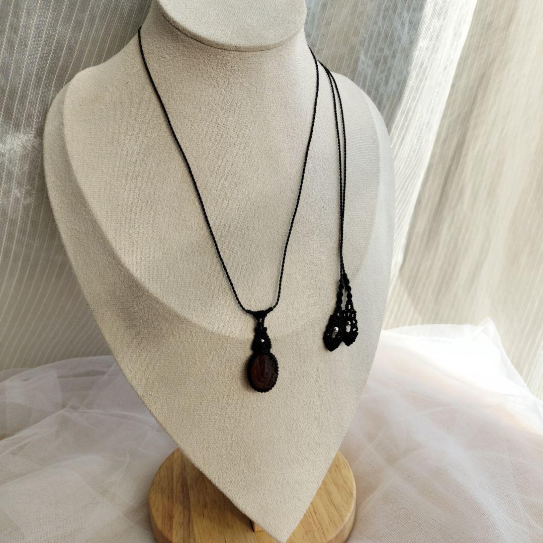 ヘソナイトガーネット　ガネーシャ彫りマクラメ編みネックレス