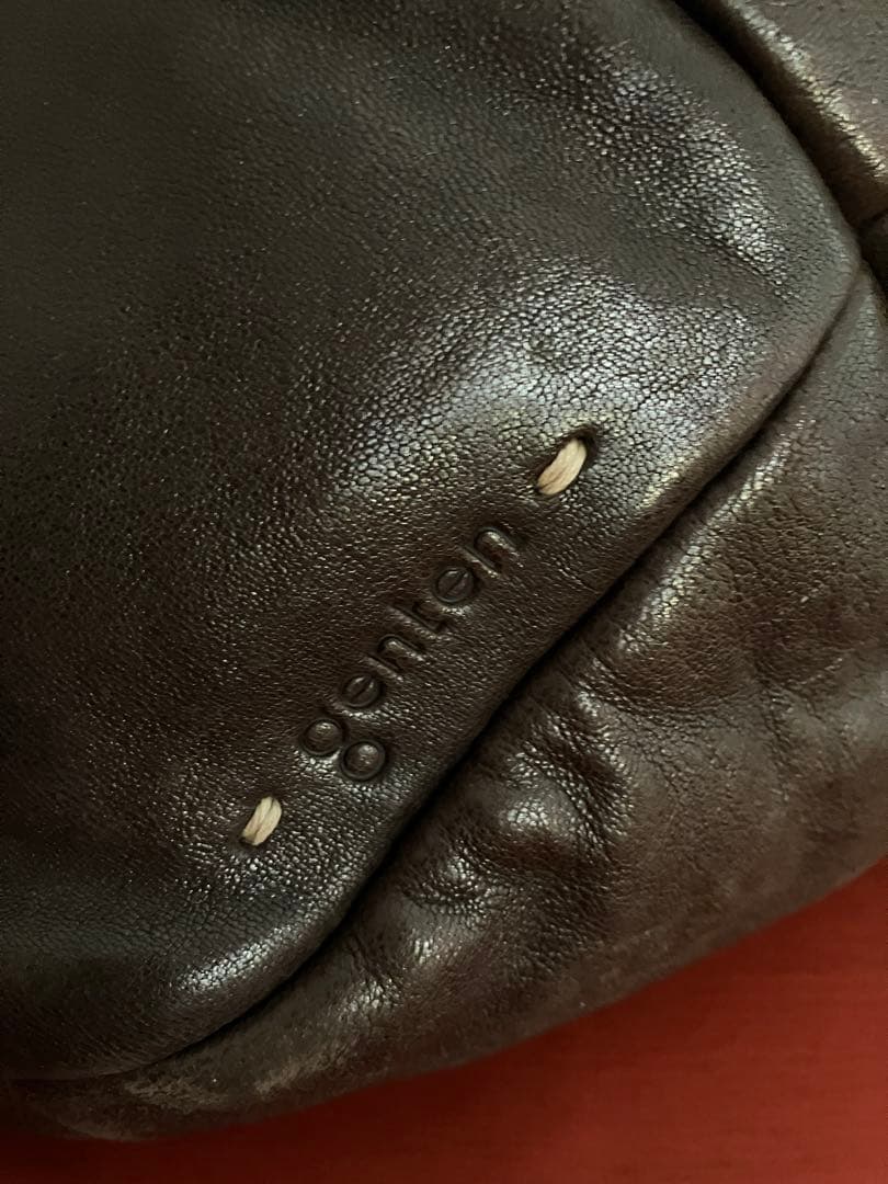 gentenゲンテン ソフトレザーバック　￼ダークブラウン　￼ポーチ付き