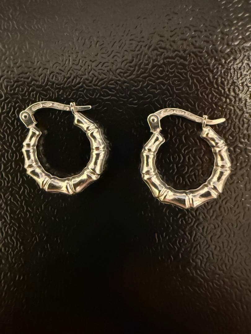 【専用袋あり】K18 WG 750刻印 Italy ウノアエレ　バンブーピアス