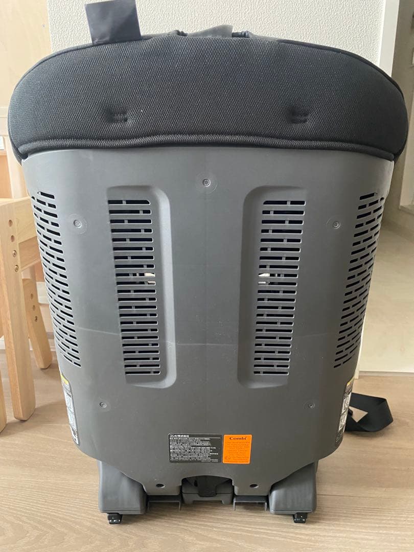Combi チャイルドシートジョイトリップアドバンス ブラック2025購入⭐︎美品