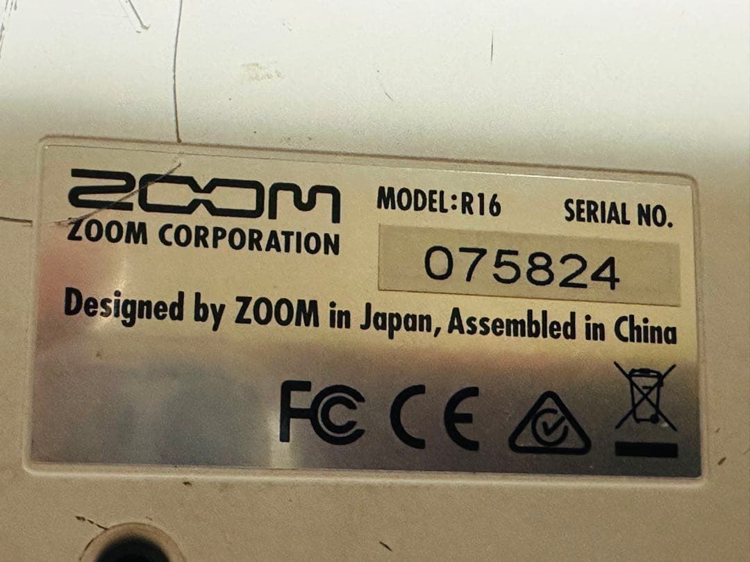 Zoom R16 マルチトラックレコーダー