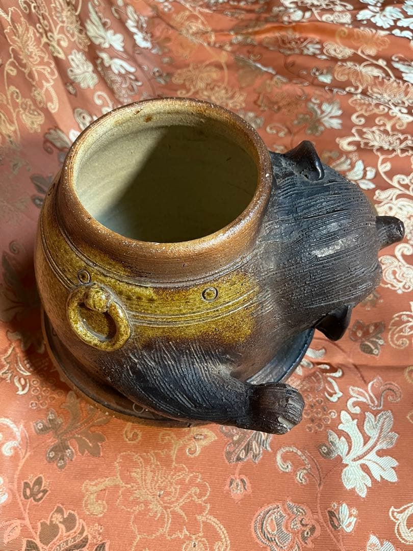 信楽焼　たぬきの置物　分福茶釜　タヌキ