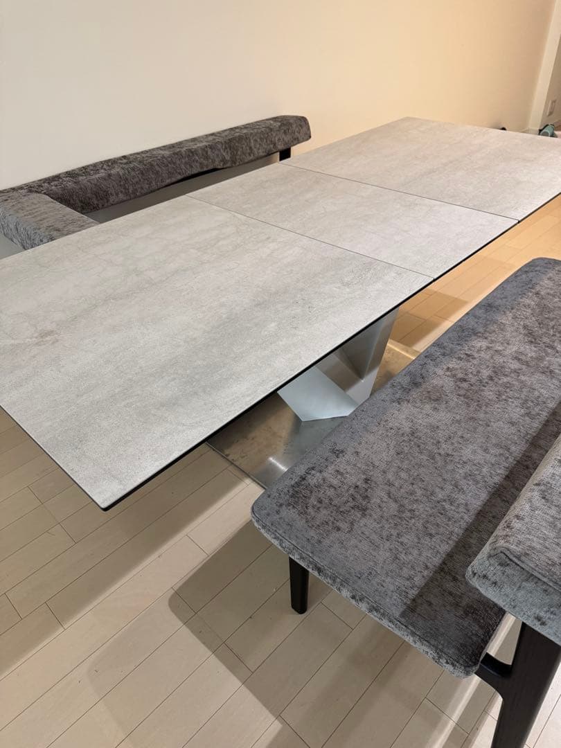 本日中！ダイニングテーブル　イタリアンセラミック　4〜6人用