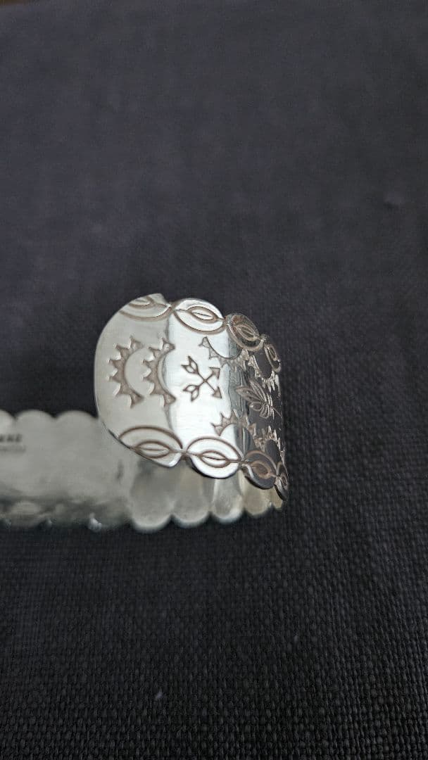 ERICKA NICOLAS BEGAY エリッカニコラスビゲイ バングル