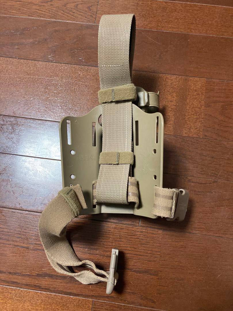 Safariland タンカラー ホルスター（左利き用）