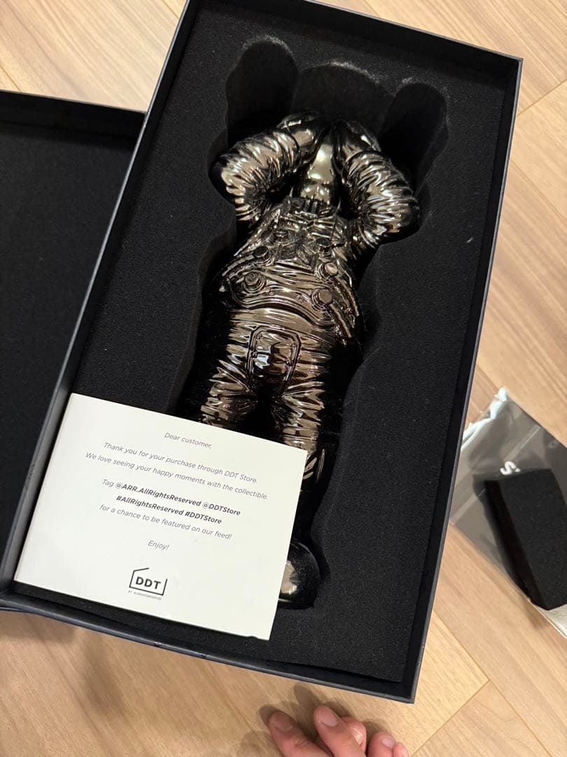 kaws 宇宙飛行士フィギュア シルバー