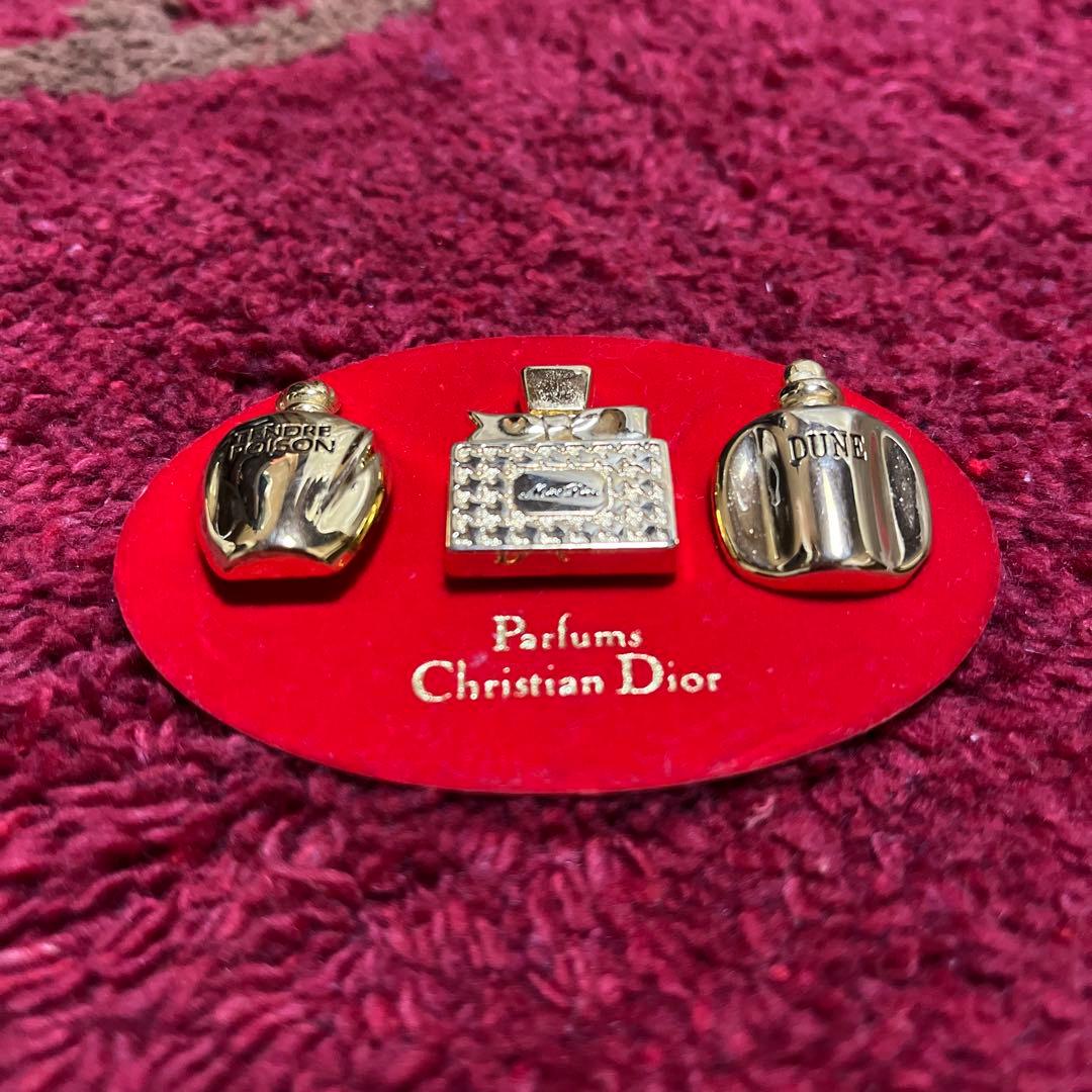 【正規品】クリスチャン・ディオール　香水瓶　ピンバッジ3個セット