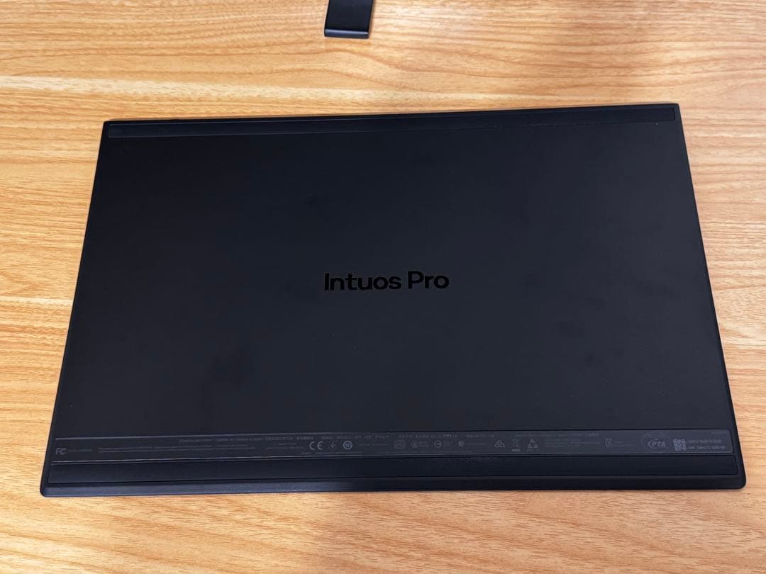 液タブ・ペンタブ Wacom Intuos Pro 2025 Large PTK870K0C