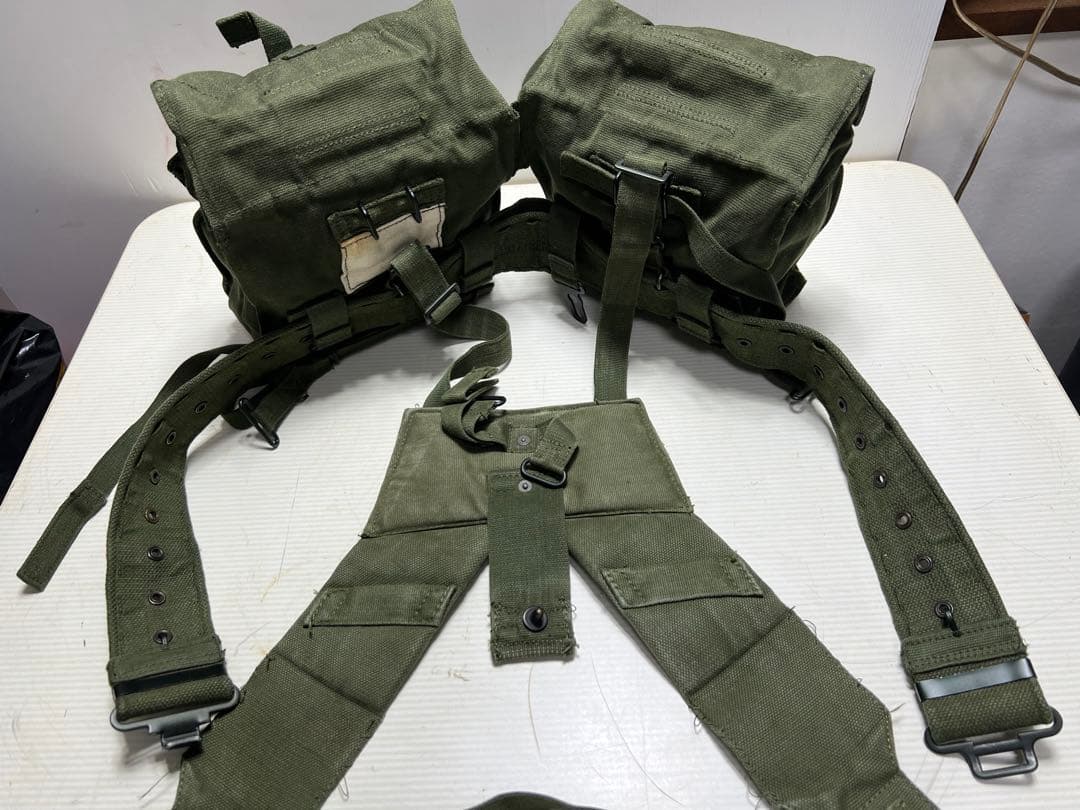ミリタリーウエストバック2個（ベルト付き）リュックベルト付き