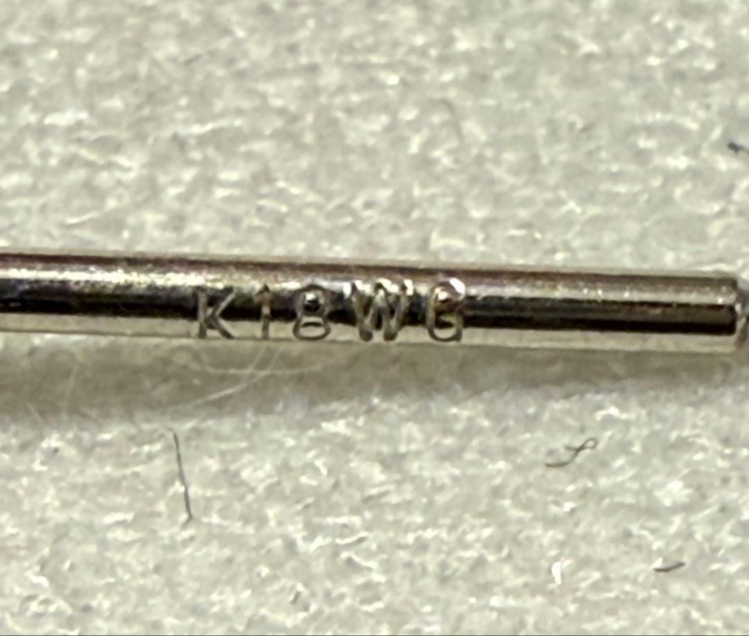 ピアス ★K18WG ダイヤ合計0.2ct ★ ダイヤ6連 スィング