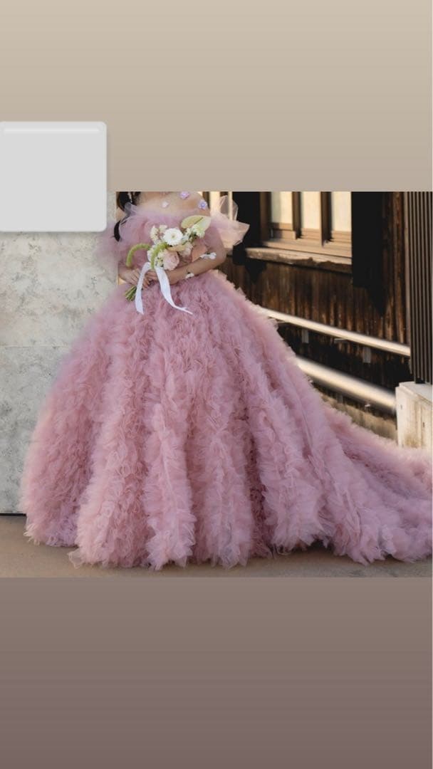 ピンク フリル ウェディングドレス　ドレスプロダクション　【W342】