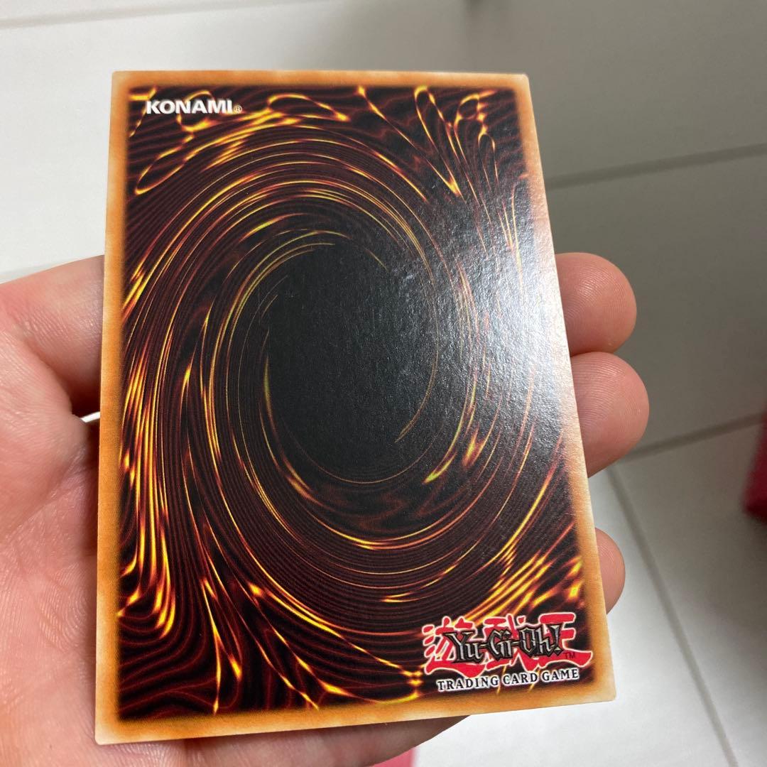 ブラックマジシャンガール　ホログラフィックレア