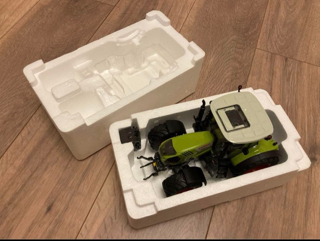 wiking CLAAS 650 ARION トラクター 1/32