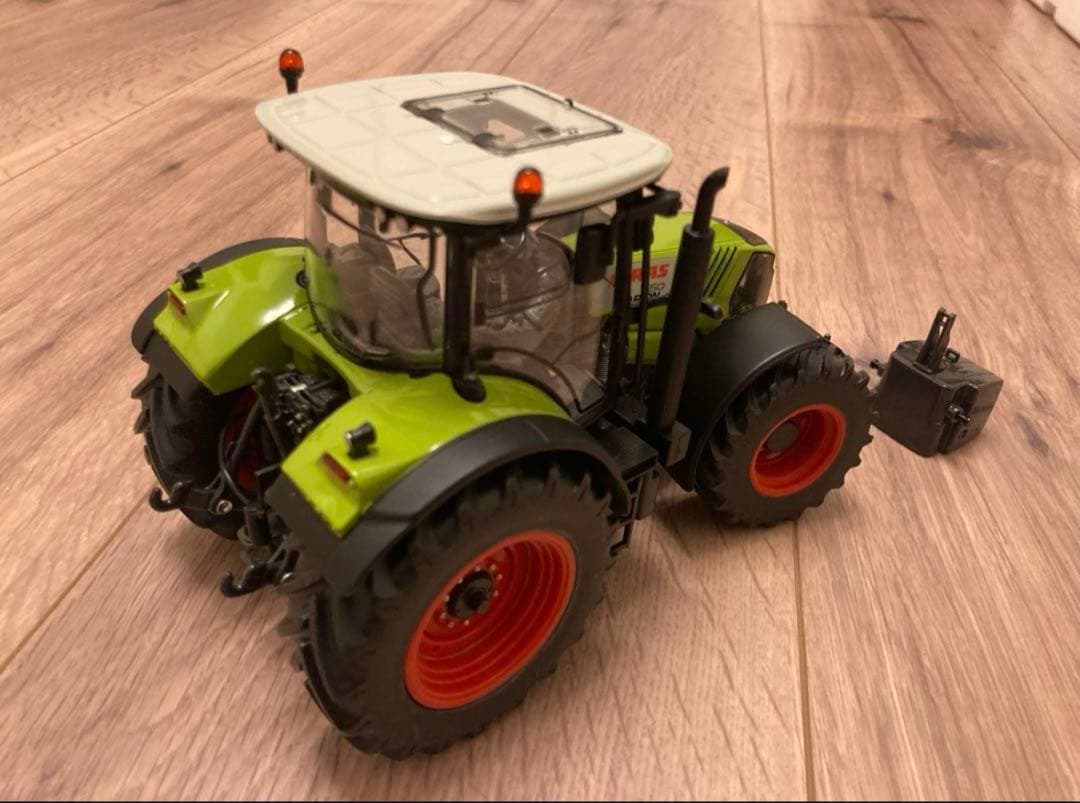 wiking CLAAS 650 ARION トラクター 1/32
