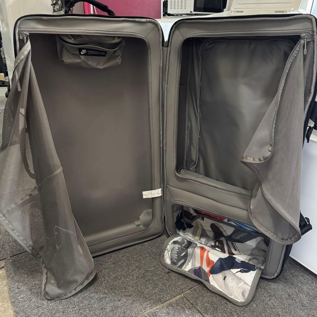 田*太様 NIKE ナイキ 大型キャリー キャリーケース スーツケース ブラック