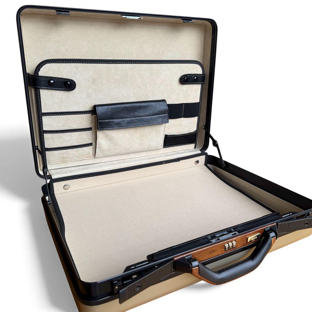 のほほん 　BRIC'S ブリックス　ゴールド ビジネスバッグ　アタッシュ