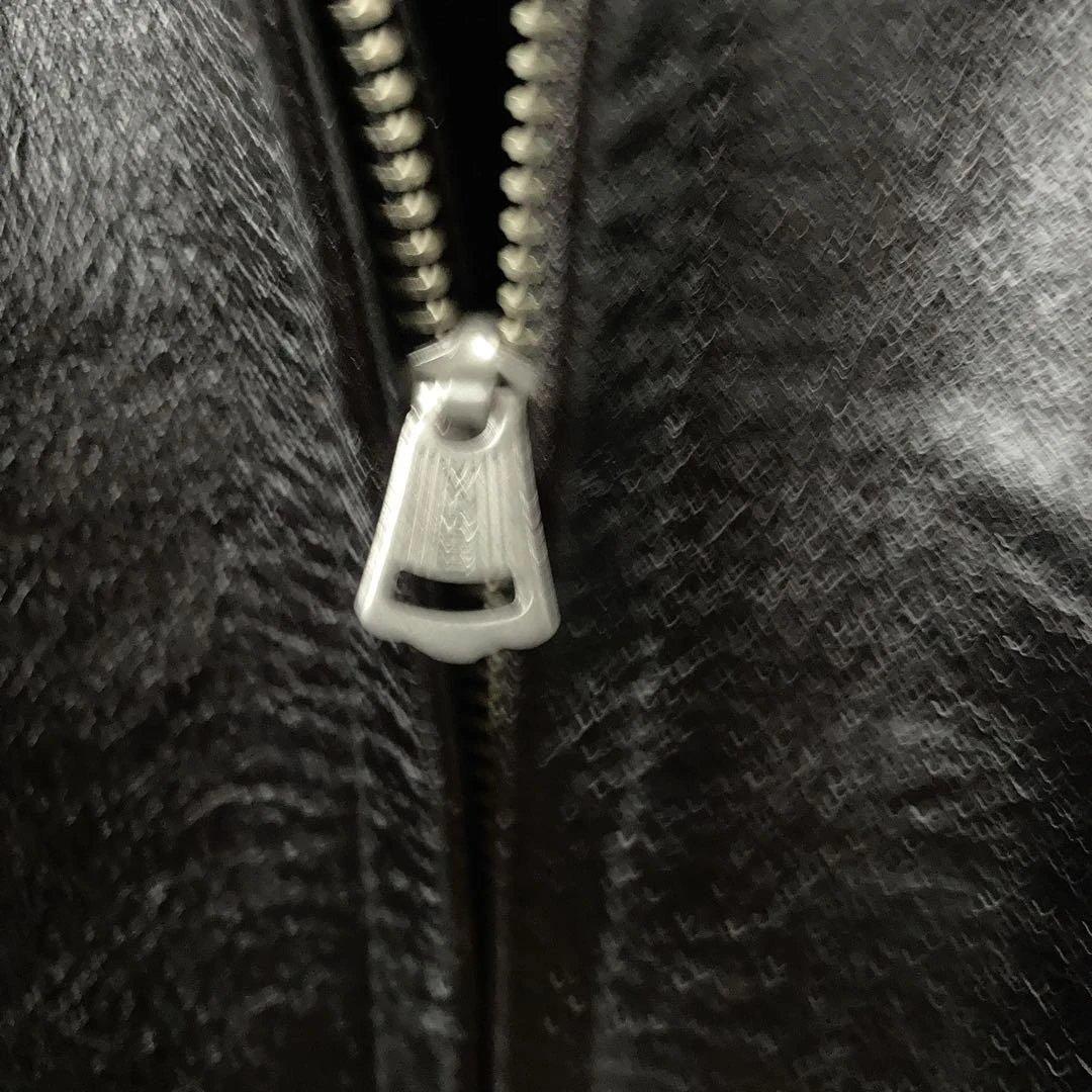 Attractions builtbuck ホースハイド 熊ジャン