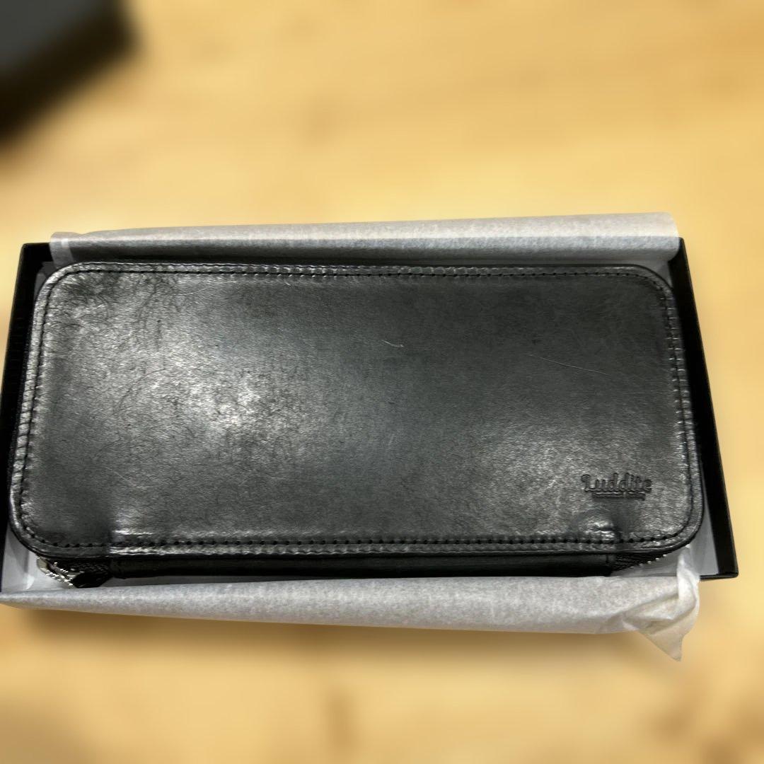 ラダイト　ラウンドジップペンケース　エッセンシャル　レザー