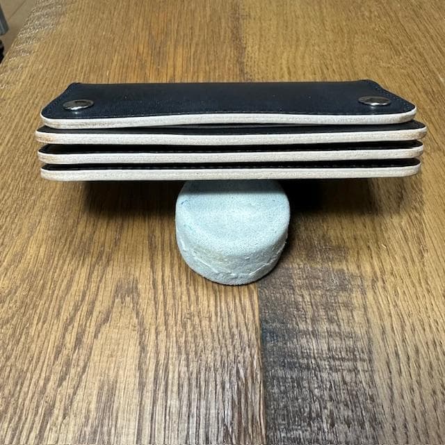 tk　丘染め茶芯ブラック　シルバートラッカーウォレット