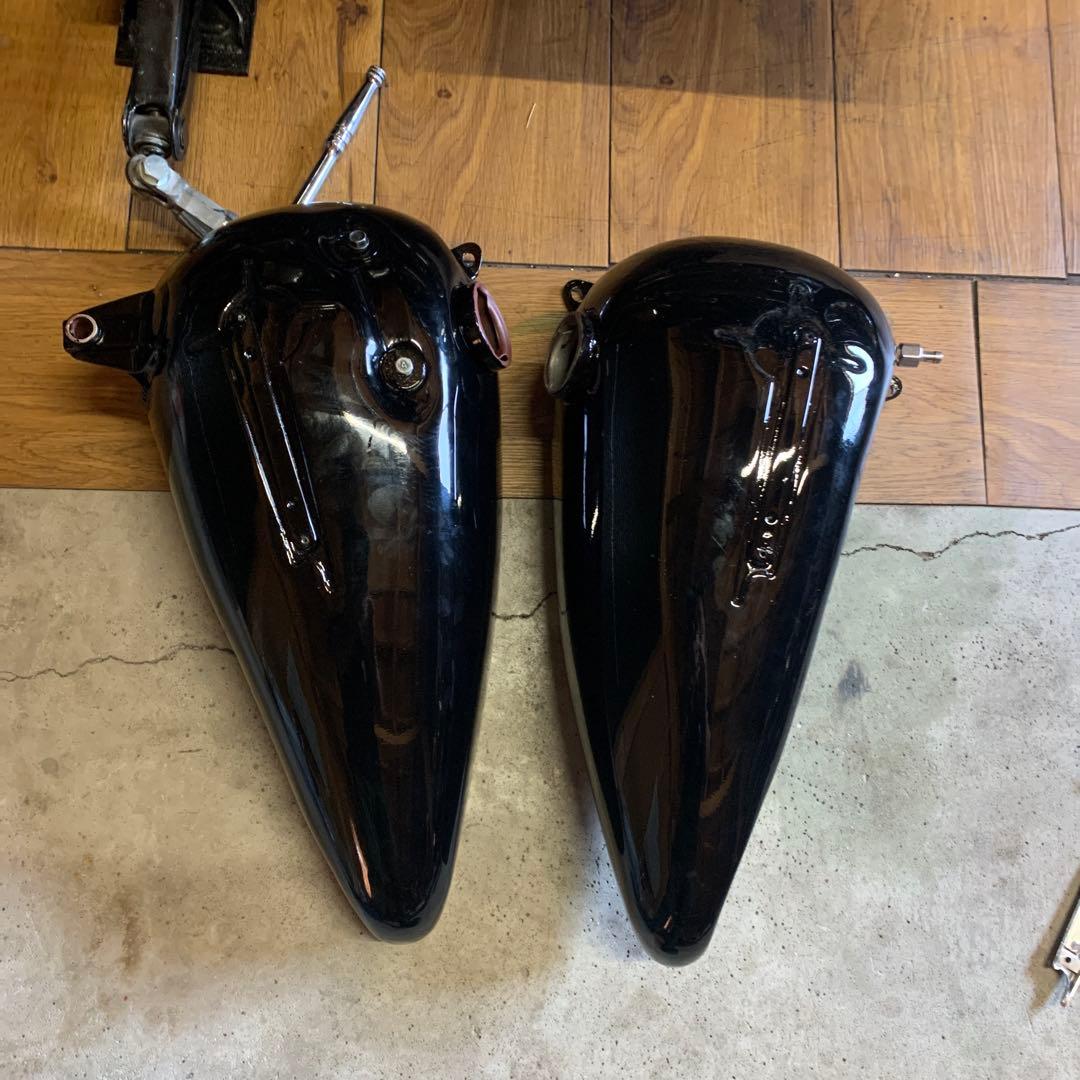 パンヘッド純正オプションハンドシフトタンク　1961〜1962 エンブレム付き